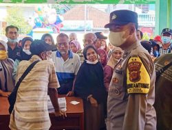 Pantau Pendistribusian BLT BBM, PKH dan Sembako, Bhabinkamtibmas Kelurahan Tuguraja Sampaikan Himbau Kamtibmas