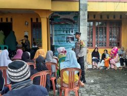 Pantau Penyaluran BLT BBM, Bhabinkamtibmas Desa Sinagar, Himbau Warga Waspada Bencana