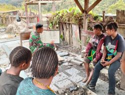 Satgas Yonif Raider 321/GT/13/1 Kostrad Mengajar Bahasa Inggris di Pedalaman Papua