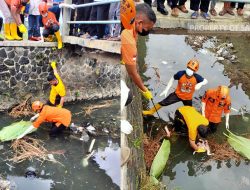 Warga Dikagetkan Dengan Penemuan Jasad Bayi Mengambang di Sungai Dalem Suba, Purbaratu