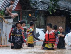 4 Jenazah Korban Banjir Manado Dievakuasi