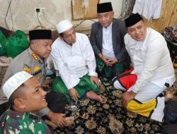 Kapolres Metro Bekasi Kota silahturahmi dengan Habib Muhammad Luthfi jelang Acara Maulid Akbar di Lapangan Mini Mustika Jaya