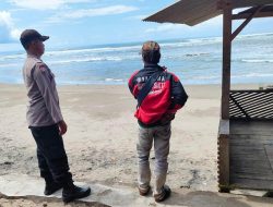 Kapolsek Cipatujah Giat Quick Wins Presisi Program 4 Patroli Dialogis ke Objek Wisata Pantai Pasanggrahan