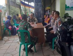 Para Personil Polsek Cipatujah Laksanakan Giat Quick Wins Presisi Program 4 Patroli Dialogis ke Objek Wisata Pantai Pasanggrahan