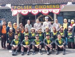 Personil Polsek Cikoneng Polres Ciamis Berikan Pembekalan Pramuka Dan Wawasan Tentang Lalulintas