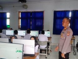 Plt. Kapolsek Singaparna Monitoring Pelaksanaan Kegiatan Tes Tertulis, CAT Calon Panitia Pemungutan Suara (PPS) Untuk Pemilu tahun 2024