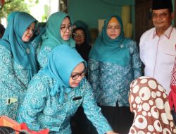 Sambangi Wilayah, Plt Ketua TP PKK Kota Bekasi Sebar Kebahagiaan
