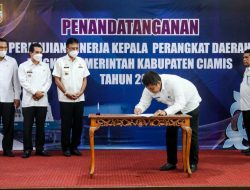 Tandatangani Perjanjian Kinerja Perangkat Daerah, Bupati Ciamis Ajak Seluruh OPD Tingkatkan Kolaborasi dan Sinergitas pada Tahun 2023