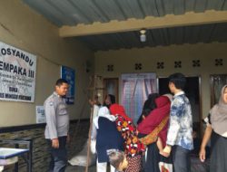Bhabinkamtibmas Desa Karangresik Monitor Percepatan Penurunan dan Stunting di Posyandu