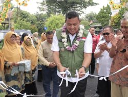 Kelilingi Mustikajaya dengan Sepeda Motor, Plt. Wali Kota Bekasi Tri Adhianto Resmikan Sejumlah Pembangunan