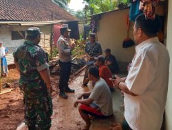 Peduli Korban Bencana Alam, Kapolsek Ciamis Datangi Korban Bencana Tanah Longsor