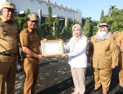 Saat Apel, Pemkot Bekasi Terima Penghargaan Sebagai Pemerintah Dengan Kinerja Penyaluran DAK Fisik Terbaik Ketiga Tahun 2022 Dari Dirjen Perbendaharaan Jabar