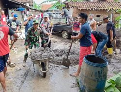 Sinergi TNI-Polri, Membangun Desa Dengan Gotong Royong