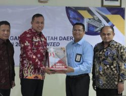 Tri Adhianto Serahkan Langsung LKPD Pemerintah Kota Bekasi Tahun 2022 ke BPK Perwakilan Provinsi Jabar