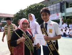Bunda Literasi Bagikan Tips Menjadi Siswa Berkarakter, Saat Kunjungi Sekolah Di Wilayah Bekasi Barat