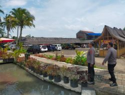Himbauan Kamtibmas Disampaikan Oleh Anggota Polsek Leuwisari di Taman Viko Rancapaku Padakembang.