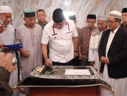 Plt. Wali Kota Bekasi Tri Adhianto Resmikan Masjid At-Taqwa di Kelurahan Aren Jaya