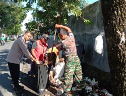 Sinergitas TNI-Polri di Kelurahan Tuguraja, Bersihkan Pembuangan Sampah Ilegal