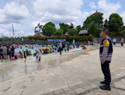 Wisatawan Lokal Penuhi Wisata Wahana Teejay Waterpark Asia Plaza, Polsek Cihideung Berikan Himbauan Kamtibmas