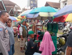Anggota Polsek Gununtanjung Selama bulan puasa melaksanakan Pam dan Patroli warga yg lagi ngabuburit / menunggu waktu adzan magrib