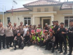 Polres Metro Bekasi Kota Salurkan Bantuan Sembako Kapolda Metro kepada Petugas Keamanan