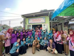 Kunjungi Toko PKK Jati Waringin, Plt Ketua TP PKK: Ibu-ibu Berani Inovatif dan Berdaya