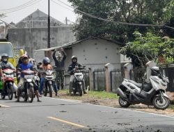 Sinergitas TNI-Polri Monitoring kegiatan penebangan pohon jalur Jamanis Rajapolah yg rawan tumbang