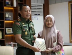 Berita Viral Nuraini Si Gadis Kuat Pemanggul Semen Akhirnya Ditemui Pangdam XIV Hasanuddin