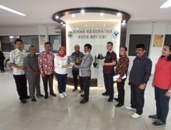 KADINKES KOTA BEKASI TERIMA KUNJUNGAN DPRD KABUPATEN SIAK TERKAIT UHC