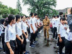 Lepas Kontingen Menuju POPDA Jabar, Bupati Herdiat : Jaga Nama Baik Ciamis dan Raih Prestasi !
