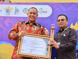 Plt. Wali Kota Bekasi Raih Penghargaan Sebagai Pembina Pengembangan Teknologi Tepat Guna Desa Nusantara ke XXIV Tahun 2023