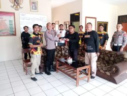 Relawan Ciamis selatan (RCS) berikan kejutan kepada kapolsek Banjarsari
