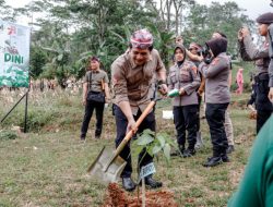 Bersama Polres Ciamis Tanam 1500 Pohon, Wabup Ciamis : Alam Ini Merupakan Anugerah Yang Harus Kita Jaga Untuk Generasi Mendatang