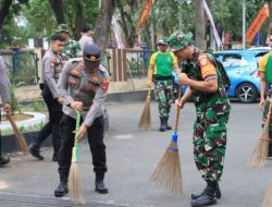 Jelang Kegiatan Bakti Sosial AKABRI 89, TNI-Polri Bersinergi Bersihkan Sekitar Dadaha