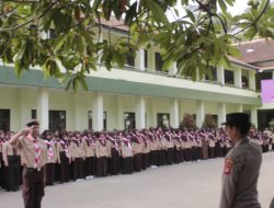 Kanit Binmas Polsek Manonjaya Polres Tasik Kota Polda Jabar Melaksanakan Pembinaan dan Penyuluhan Sekaligus Pembina Upacara Kepada Siswa SMP Al Ruzhan Manonjaya