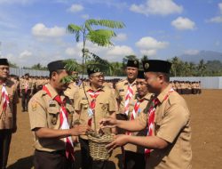 Kasdim 0612/Tsm (Mayor Inf Deni Zaenal Mutaqin S.o.s) melaksanakan Upacara Memperingati HUT Gerakan Pramuka Ke-62 di Ponpes Manahijul Huda Kec. Rajapolah Kab. Tasikmalaya