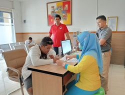 Bukti Nyata Terbentuknya Kampung Tangguh Anti Narkoba RW 26 Pejuang, Warga Di Fasilitasi Tes Urine