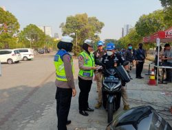 Dalam Rangka Menekan Polusi, Satlantas Polres Metro Bekasi Kota Gelar Uji Emisi Kendaraan