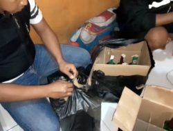Grebek Sebuah Kontrakan di Manonjaya, Tim Patroli Maung Galunggung Polres Tasik Kota, Amankan Ratusan Botol Miras