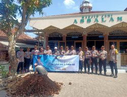 Siswa Latnis dan Latja SIP Reg Angkatan 52, Ikut Serta Kegiatan Polri Peduli Polres Tasik Kota Berikan Bantuan Pembuatan Sumur Bor dan Pompa Air di Kelurahan Tuguraja