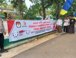 Himbauan Kamtibmas Jelang Pemilu 2024, Polsek Bekasi Timur Pasang Spanduk Pemilu Damai