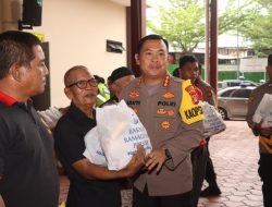 Bakti Sosial Ramadhan, Kapolres Metro Jakarta Pusat Bagikan 500 Paket Sembako