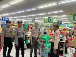 Personel Polres Banjar Patroli ke Tempat Perbelanjaan, Antisipasi Kejahatan di Tengah Padatnya Masyarakat