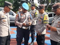 Nyatakan Perang Lawan Judi Online, Kanit Provos Polsek Cigasong Cek HP Anggota