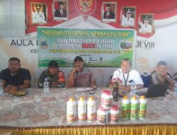Yayasan Tata Peduli Tani Nusantara, membantu Petani. Membantu Bumi membagikan Pupuk cair secara gratis ke warga