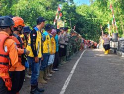 KODIM 0612/TASIKMALAYA MELAKSANAKAN KARYA BAKTI SUNGAI CITANDUY DALAM RANGKA HARI JUANG TNI-AD KE-79 bertempat di Aliran Sungai Citanduy Perbatasan Desa Kertaraharja Kec. Panumbangan Kab. Ciamis dengan Desa Tanjungsari Kec. Sukaresik Kab. Tasikmalaya