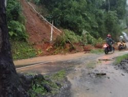 Longsor di Jalan Garut-Tasik, Koramil 1222/Salawu Lakukan Penanganan Cepat