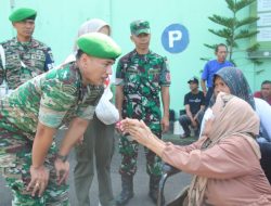 Pemeriksaan Pasca Operasi Katarak Dandim 0612/Tasikmalaya dalam Rangka Semarak Peringatan Hari Juang TNI AD ke-79