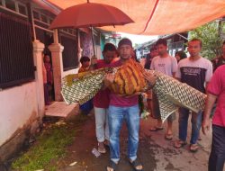 Anggota Satlantas Polresta Cirebon Beri Contoh Kepedulian Sosial, Bantu Kebumikan Anak Yatim
