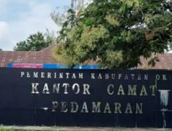 Bendahara kecamatan Pedamaran “S” diduga meyalagunakan jabatan dalam hal dokumen daftar tenaga honorer